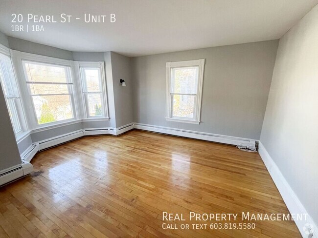 Building Photo - Recently Updated Apartment with office spa... Unit B