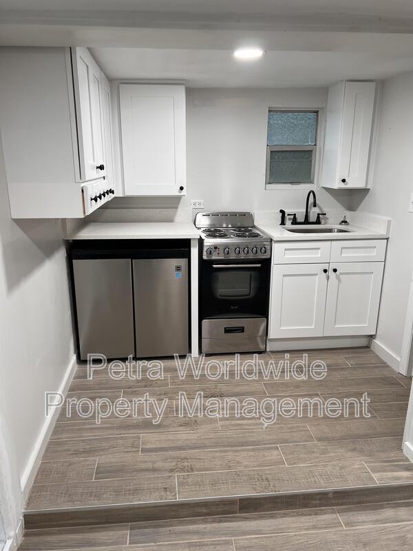 Photo - 611 E Plymouth Ave Unit 2
