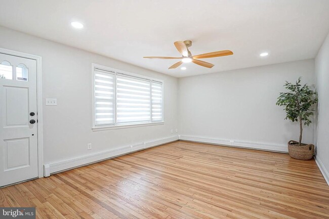 Photo - 10 Garfield Ave