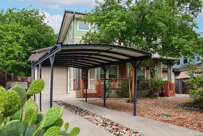 Photo - 3202 Merrie Lynn Ave