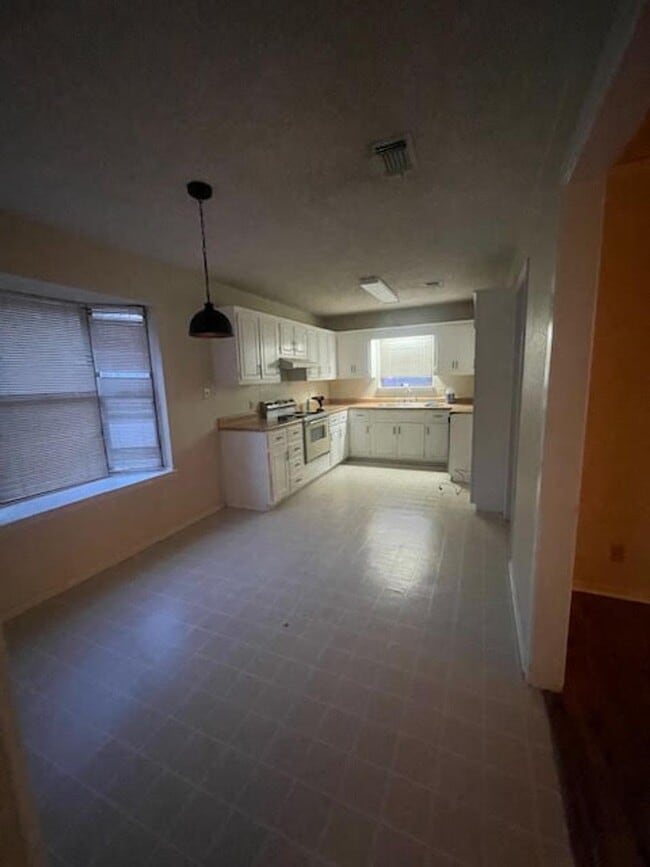 Photo - 510 32nd St NE
