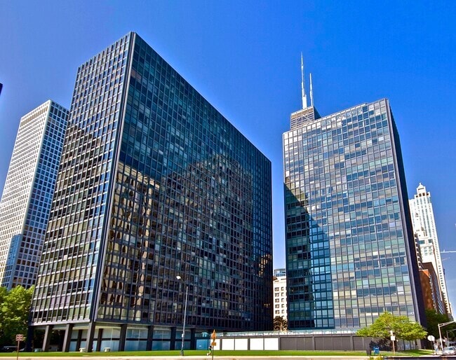 Building Photo - 900 N Lake Shore Dr Unit 812 Rental
