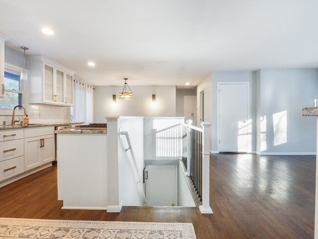 Photo - Open and Updated 2-Bed Home with Granite & Hardwood in Arden Hills!"