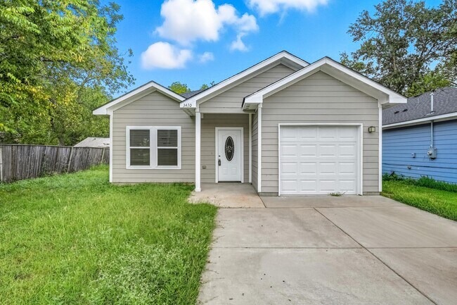 Building Photo - 3410 Eutopia St