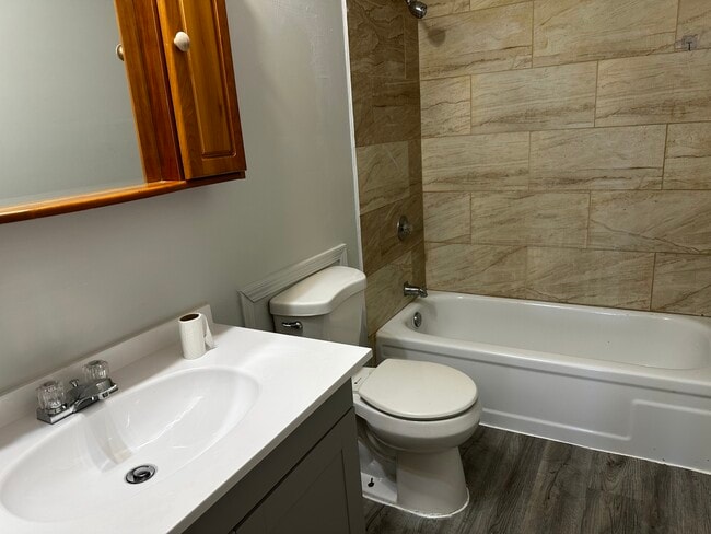 Photo - 1590 Perry Ct