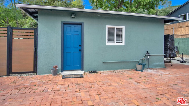 Building Photo - 1007 Sunmore Ln