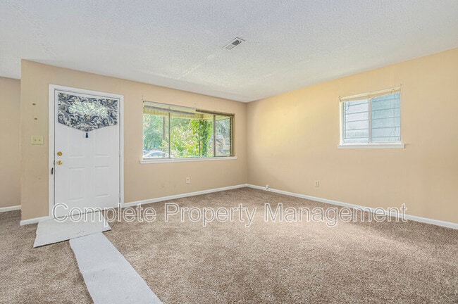 3400 Walnut Ave SW