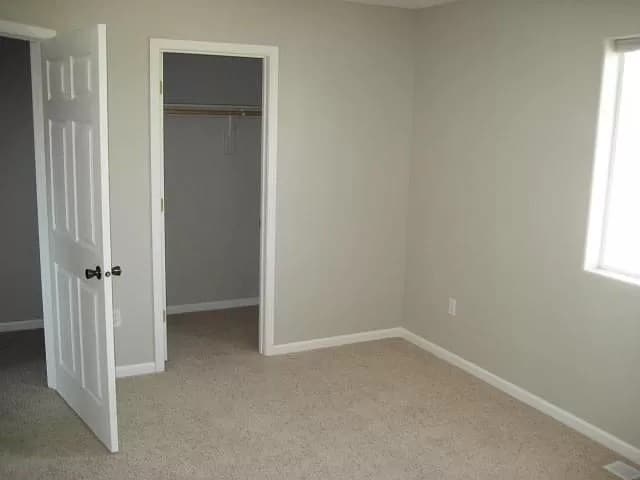 Photo - 726 Marion St