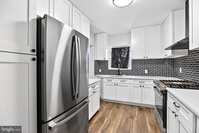 Photo - 130 Liberty St