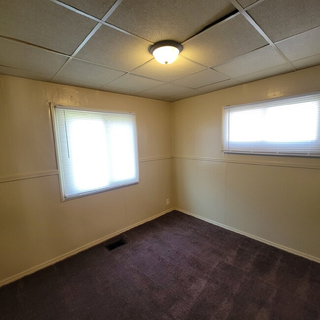 Near Southeast 2BR House w/Garage!
