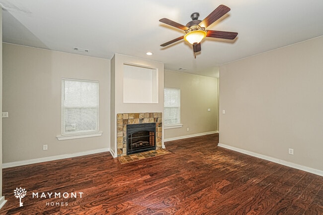 Photo - 245 Hathaway Ln