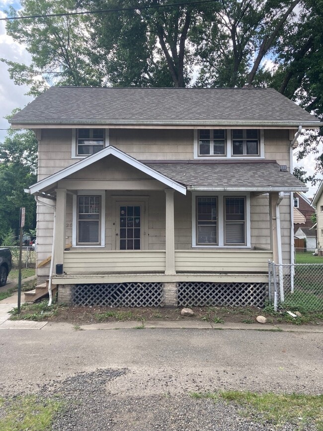 Building Photo - 1320 Wilson Pl NW Rental