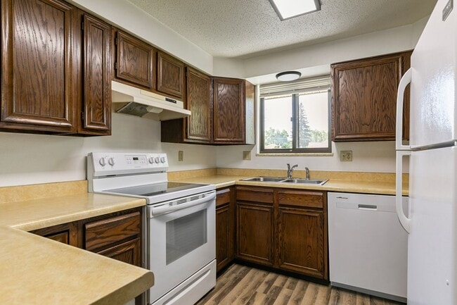 Photo - 390 Knotty Pl