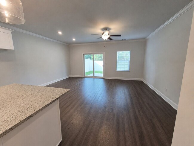 Photo - 73 Dorsey Dr