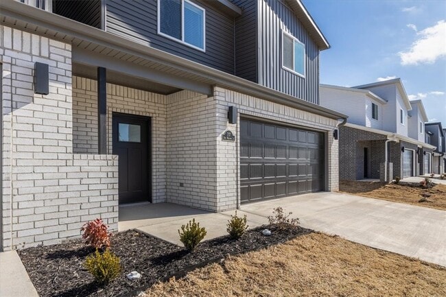 Building Photo - 717 Sun Meadows Loop