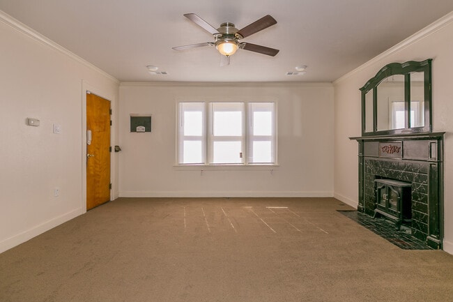 Photo - Adorable 3 Bedroom Home in Sunset Addition!