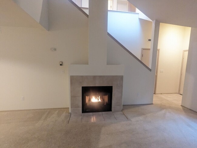 Photo - 3-Bedroom Silverdale Ridgetop near Island Lake.