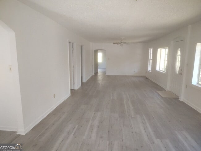 Photo - 929 Bond Bridge Rd