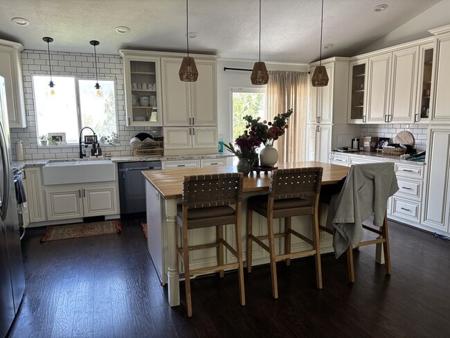 Photo - 322 Stamford Dr