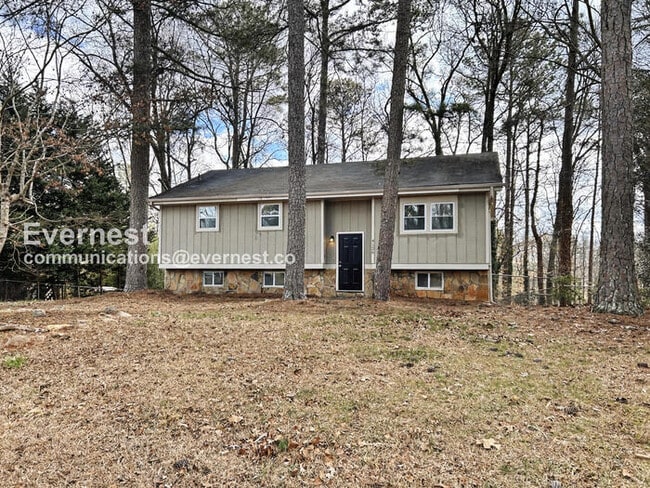 Building Photo - 2 Bed, 2 Bath Home with Fenced Yard & Garage / Pet-Friendly / Available Now!