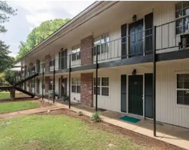 Photo - 2 Bed 1 Bath Near Campus! Water/Sewer/Trash Included!!