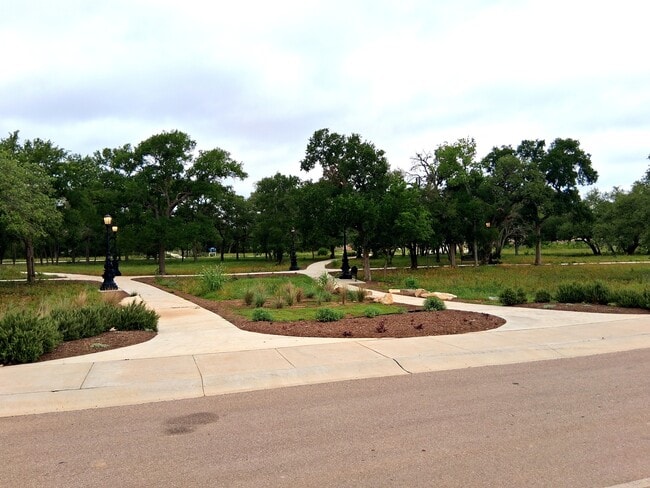 Photo - 205 Villars Dr