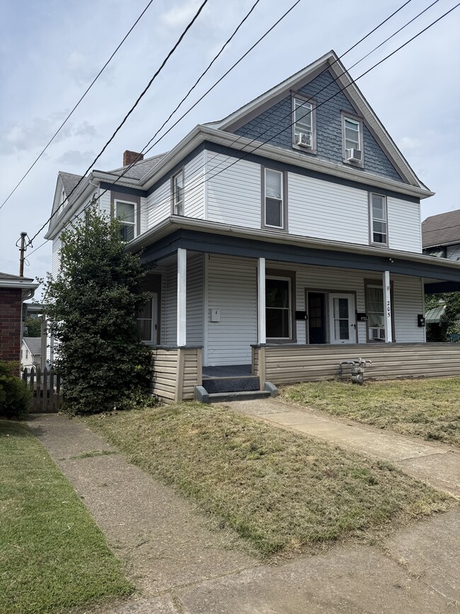 Building Photo - 205 Elm Ave Unit A Rental