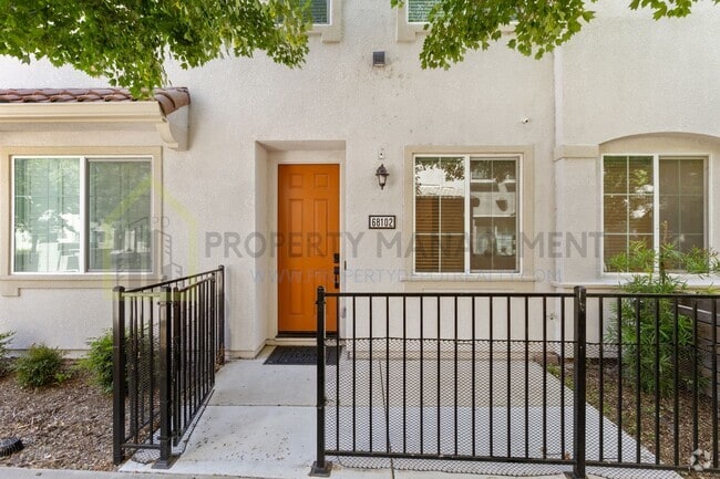 Building Photo - For Rent: Stylish 3-Bedroom Townhouse with...