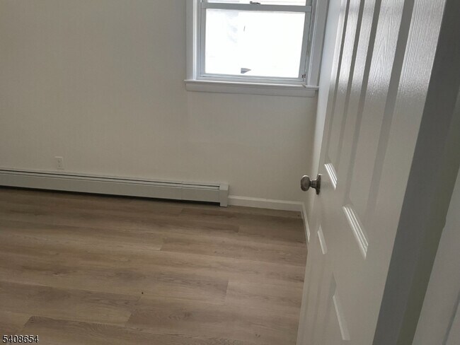 Photo - 345 Sussex St