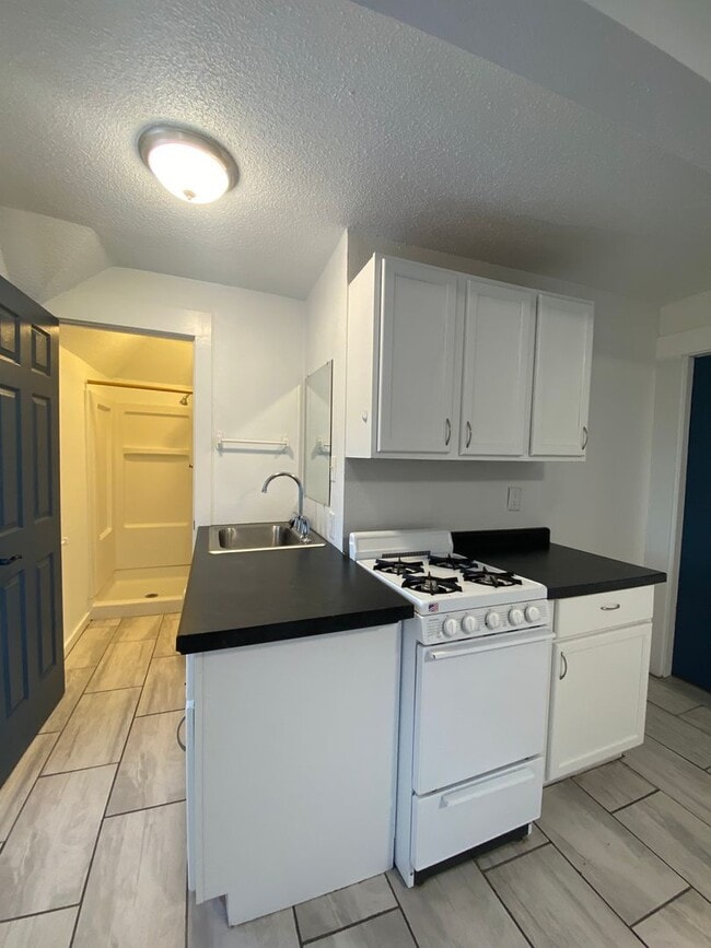 Photo - 1118 26th St Unit 3