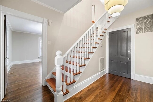 Photo - 917 Walker Ave