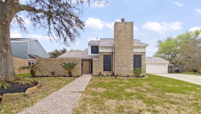 Photo - 20206 Lake Sherwood Dr Casa