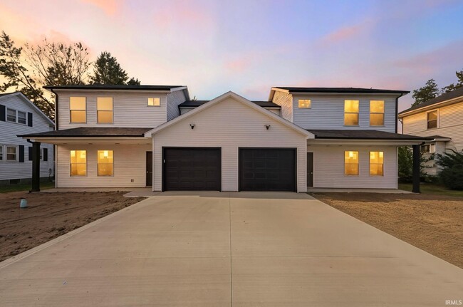 Building Photo - 3710 Wayne Trce