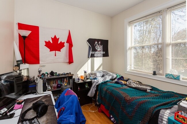 Building Photo - 182 Calumet St Unit 2