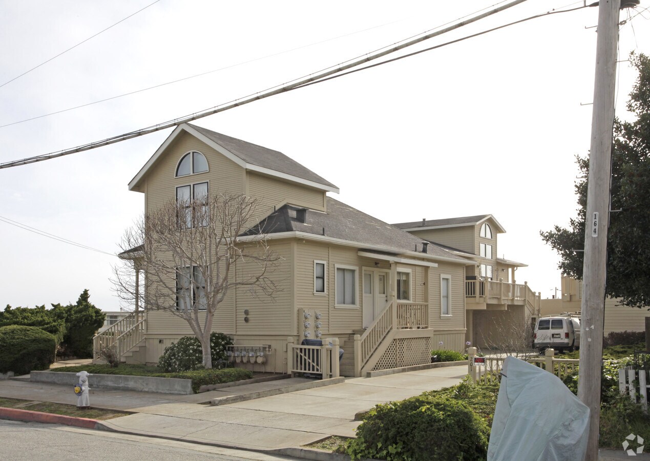 Photo - 201 Monroe St