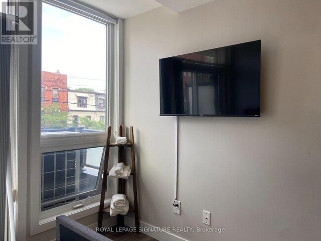 Photo - 335 College St Unit 202