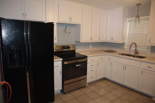 Photo - 3515 Hewlett Dr
