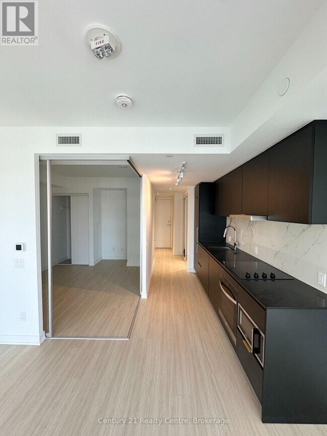 Photo - 8 Wellesley St W Unité 3906