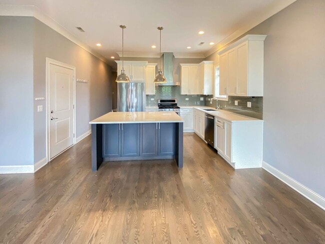 Photo - 1241 W Oakdale Ave Unidad 1241-3W