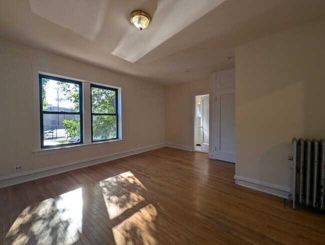 2706 N Spaulding Ave