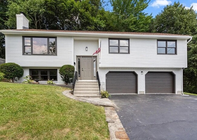 Building Photo - 23 Whitten St