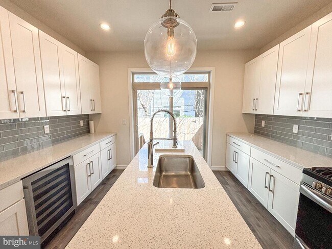 Photo - 1439 S Taylor St