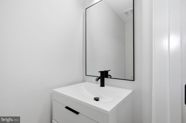 Building Photo - 20411 Doncaster Terrace