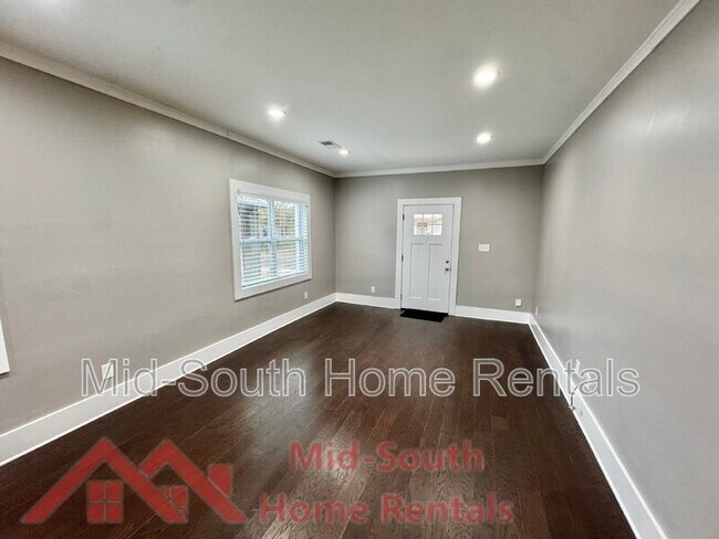 Photo - 1046 Tanglewood St