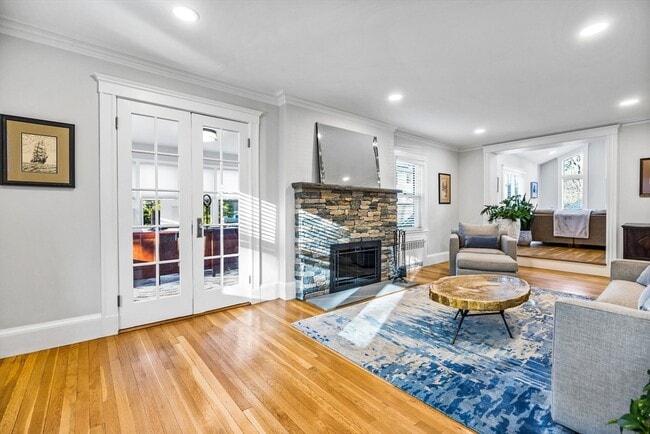 Photo - 37 Commonwealth Park