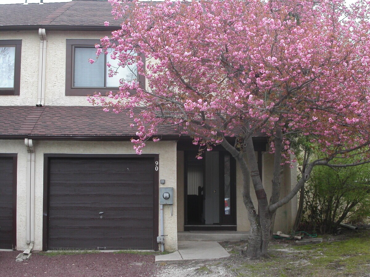 Photo - 90 Five Crown Royal Unit 90VR