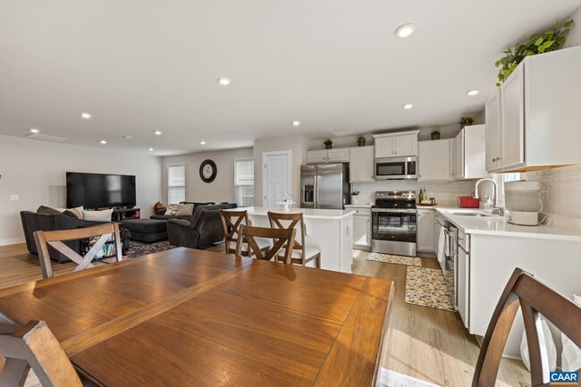 Photo - 34 GUNNISON Dr