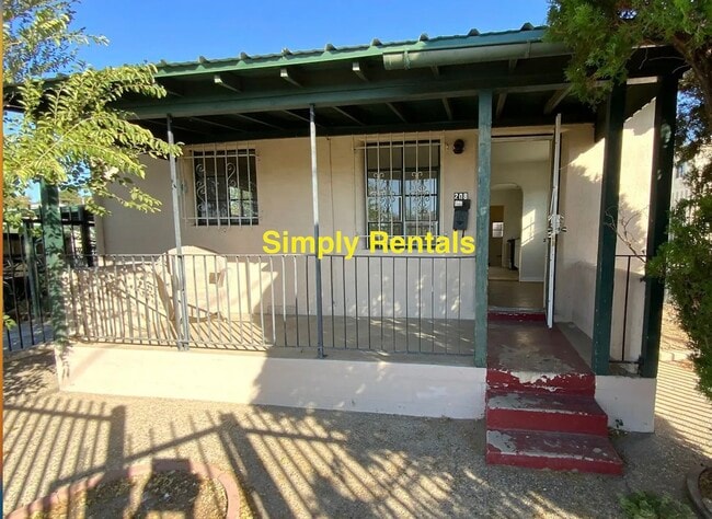 Photo - 208 University Blvd SE