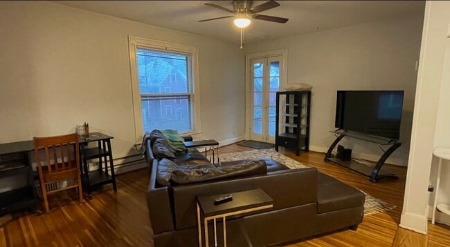 Photo - 21.5 Thayer St