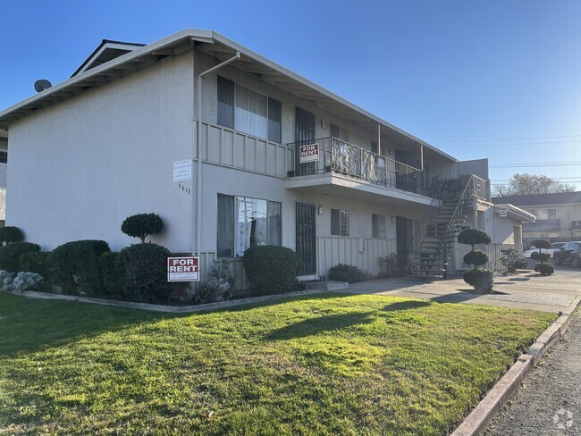 Building Photo - 5613 Hoffman Ct Unit D Rental